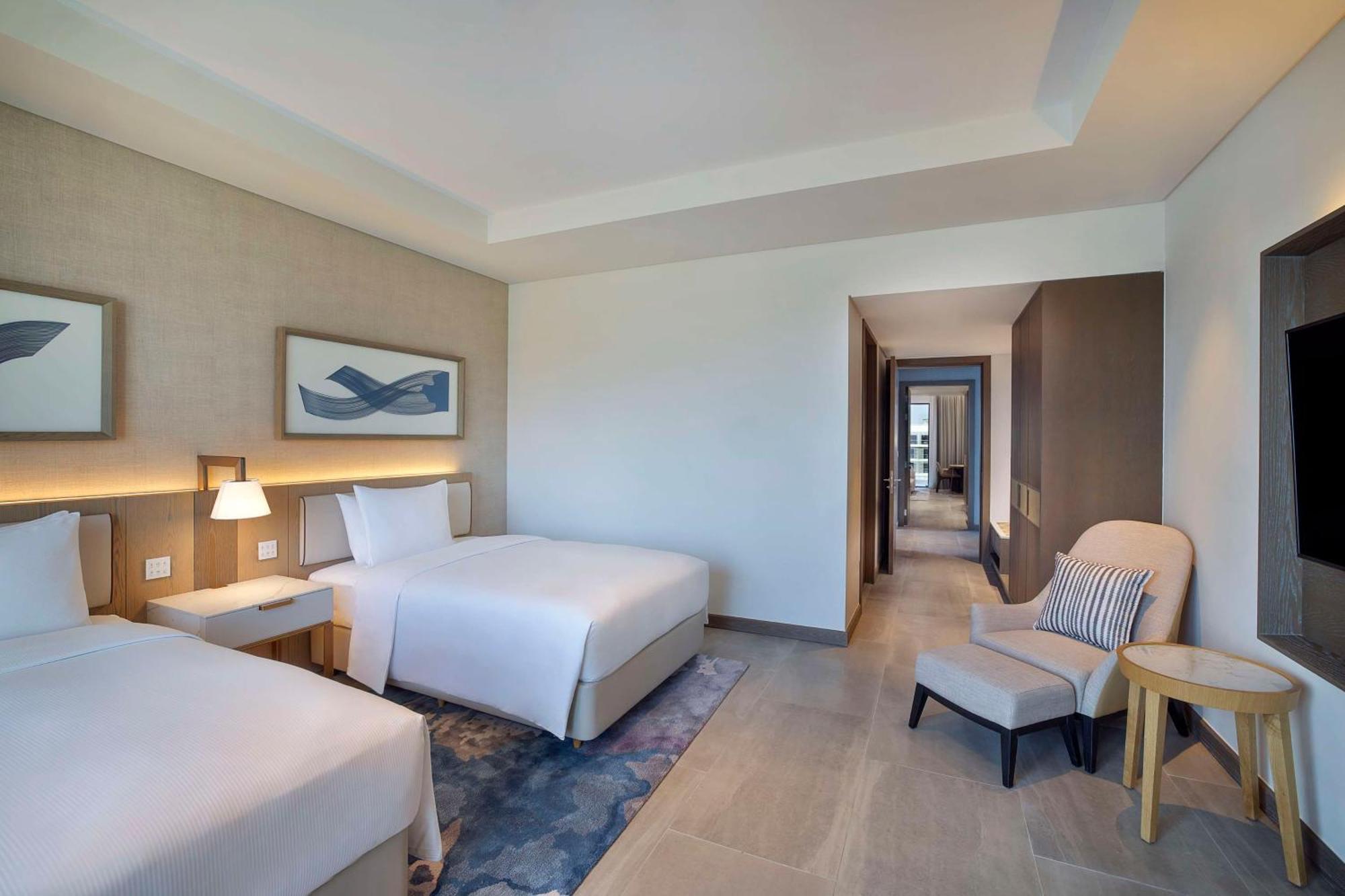 Hilton Yas Island 5*
