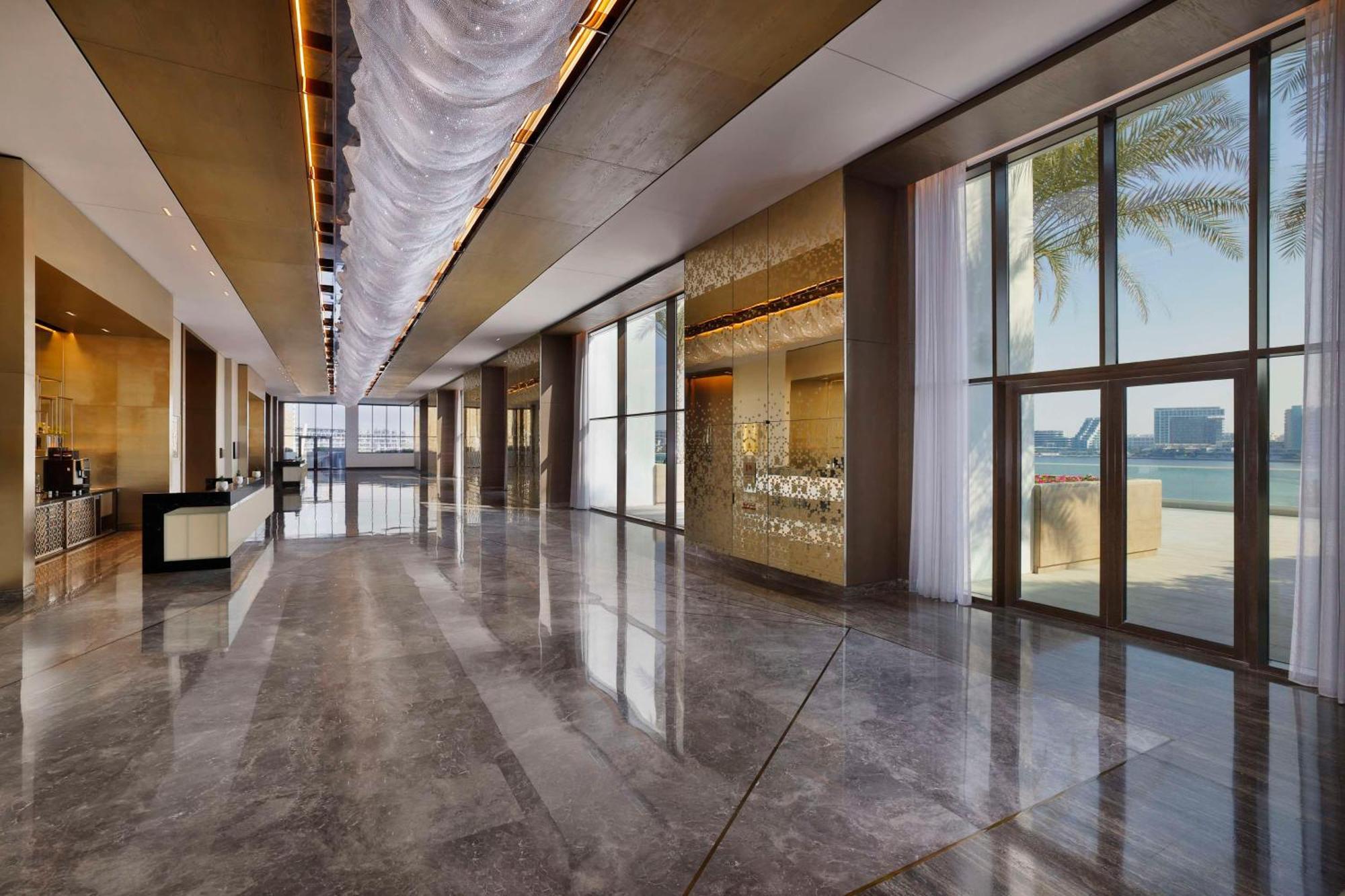 Hilton Yas Island Resort 5*